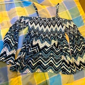 Torrid Cold Shoulder Top sz 00